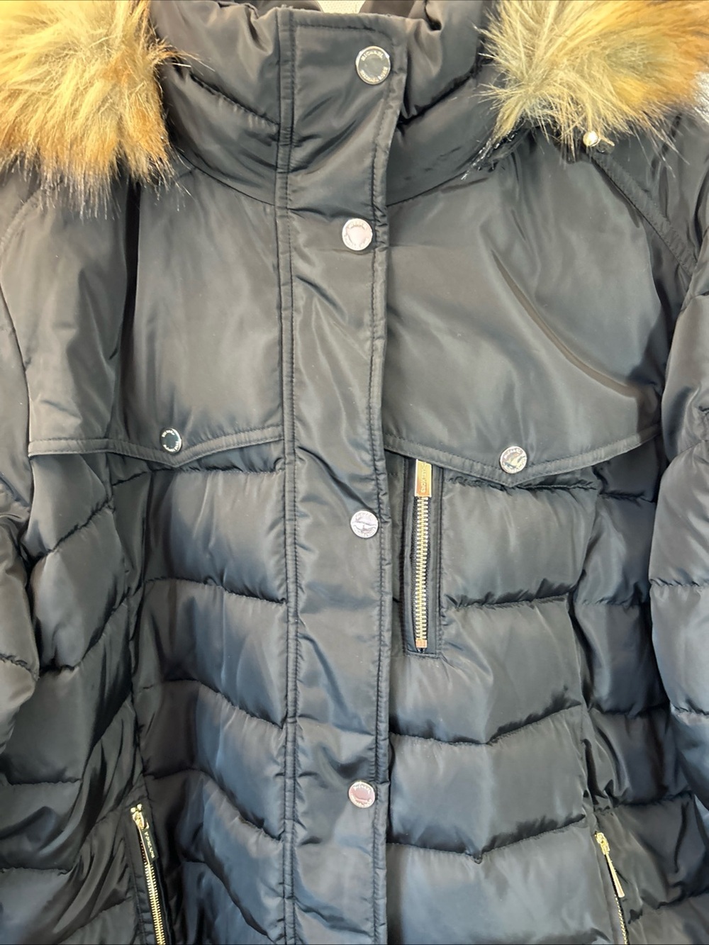 Michael Kors Black Long Puffer Coat with Faux-Fur Trim Hood - Picture 4 of 12